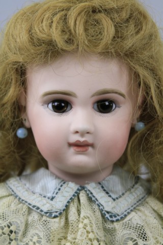 INCISED ''DEPOSE JUMEAU'' BEBE Head