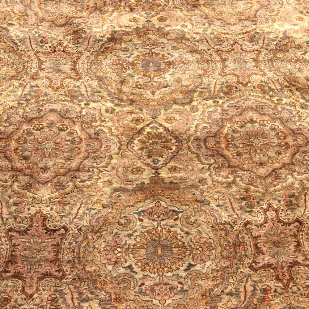 INDIA AGRA OLIVE WOOL ESTATE CARPET