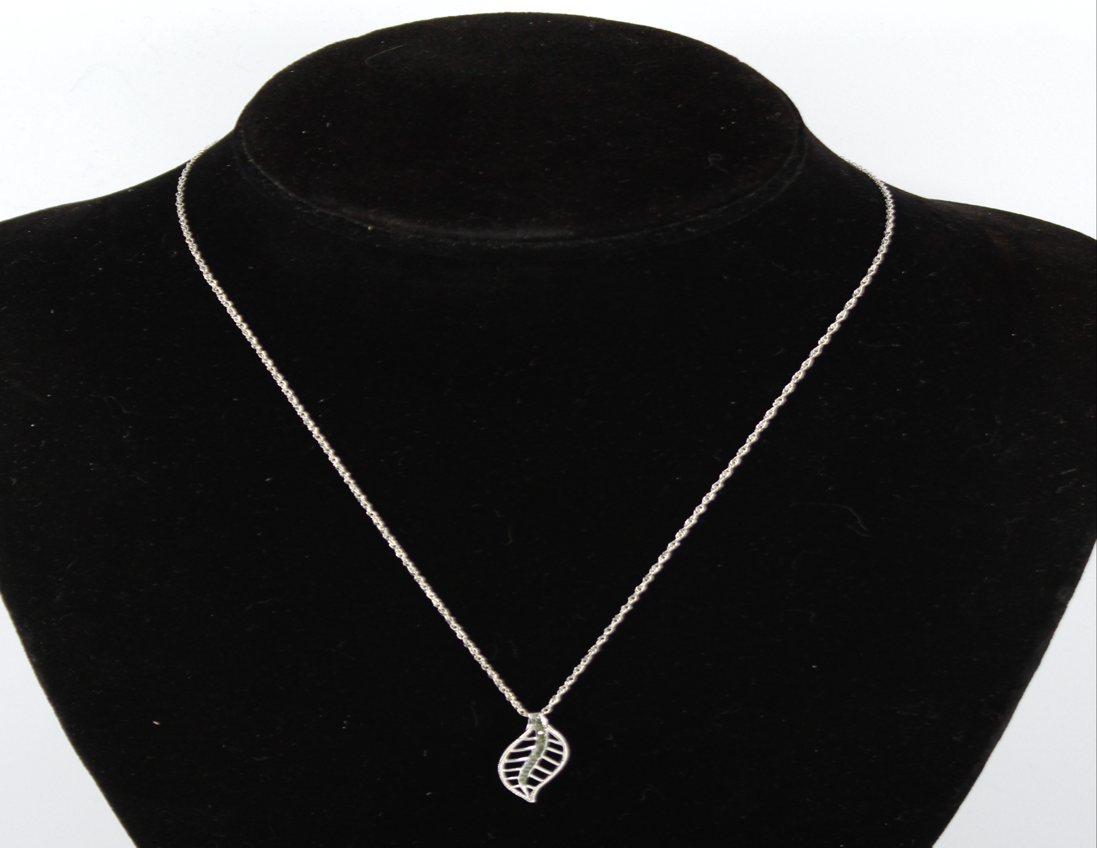 INDIA GREEN DIAMOND & SILVER LEAF