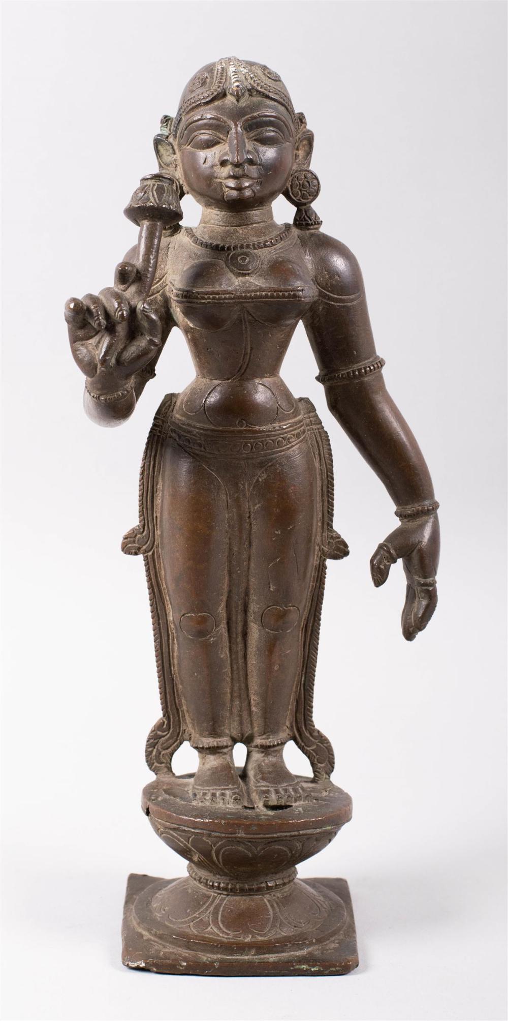 INDIAN BRONZE FIGURE OF STANDING