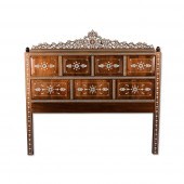 INDIAN MUGHAL-STYLE MOTHER OF