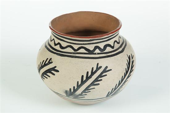 INDIAN POTTERY OLLA.  Southwest 