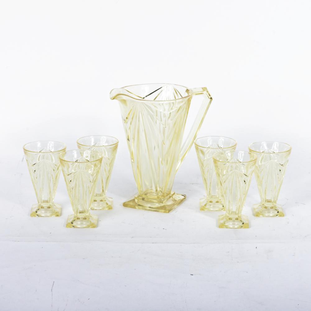 INDIANA GLASS CO PYRAMID PATTERN