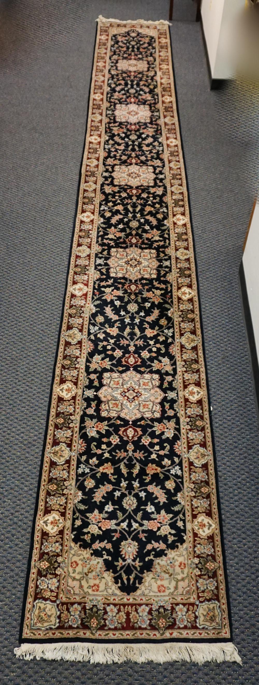 INDO TABRIZ RUNNER, 19 FT 9 IN X