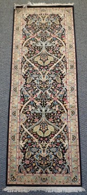 INDO TABRIZ RUNNER, 8 FT 1 IN