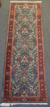 INDO-TABRIZ RUNNER, 9 FT 5 IN