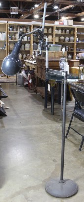 INDUSTRIAL AGE FLOOR LAMP Indu