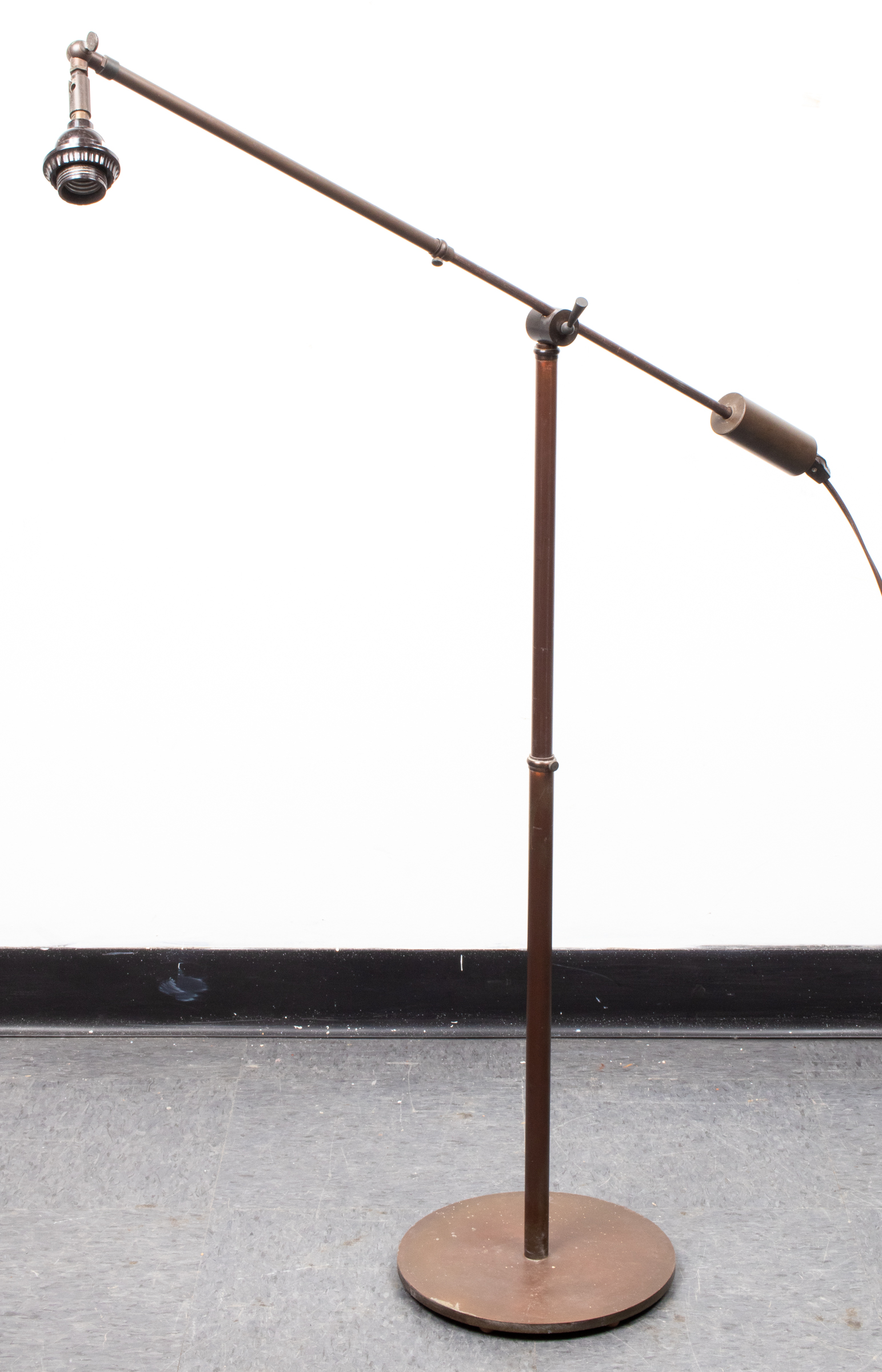 INDUSTRIAL STYLE READING FLOOR LAMP
