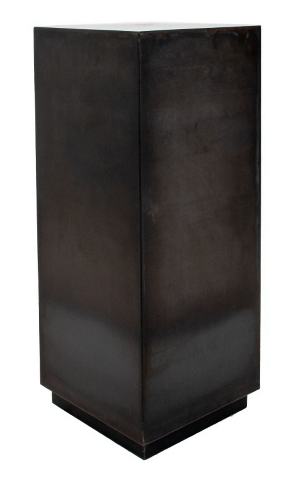 INDUSTRIALIST PATINATED METAL