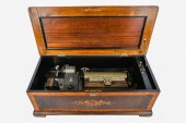 INLAID MUSIC BOXCondition: wit