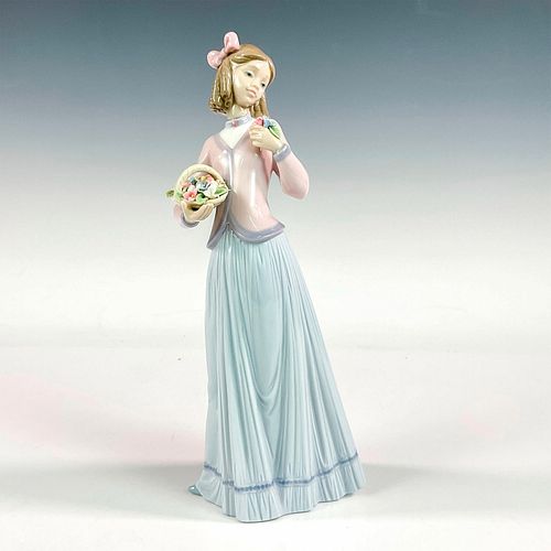 INNOCENCE IN BLOOM 1007644 - LLADRO