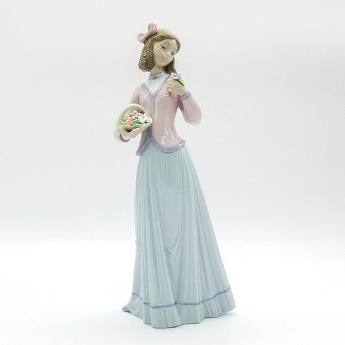 INNOCENCE IN BLOOM 1007644 - LLADRO