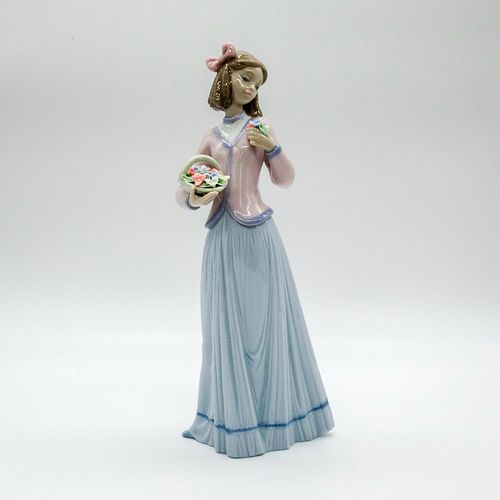 INNOCENCE IN BLOOM - LLADRO