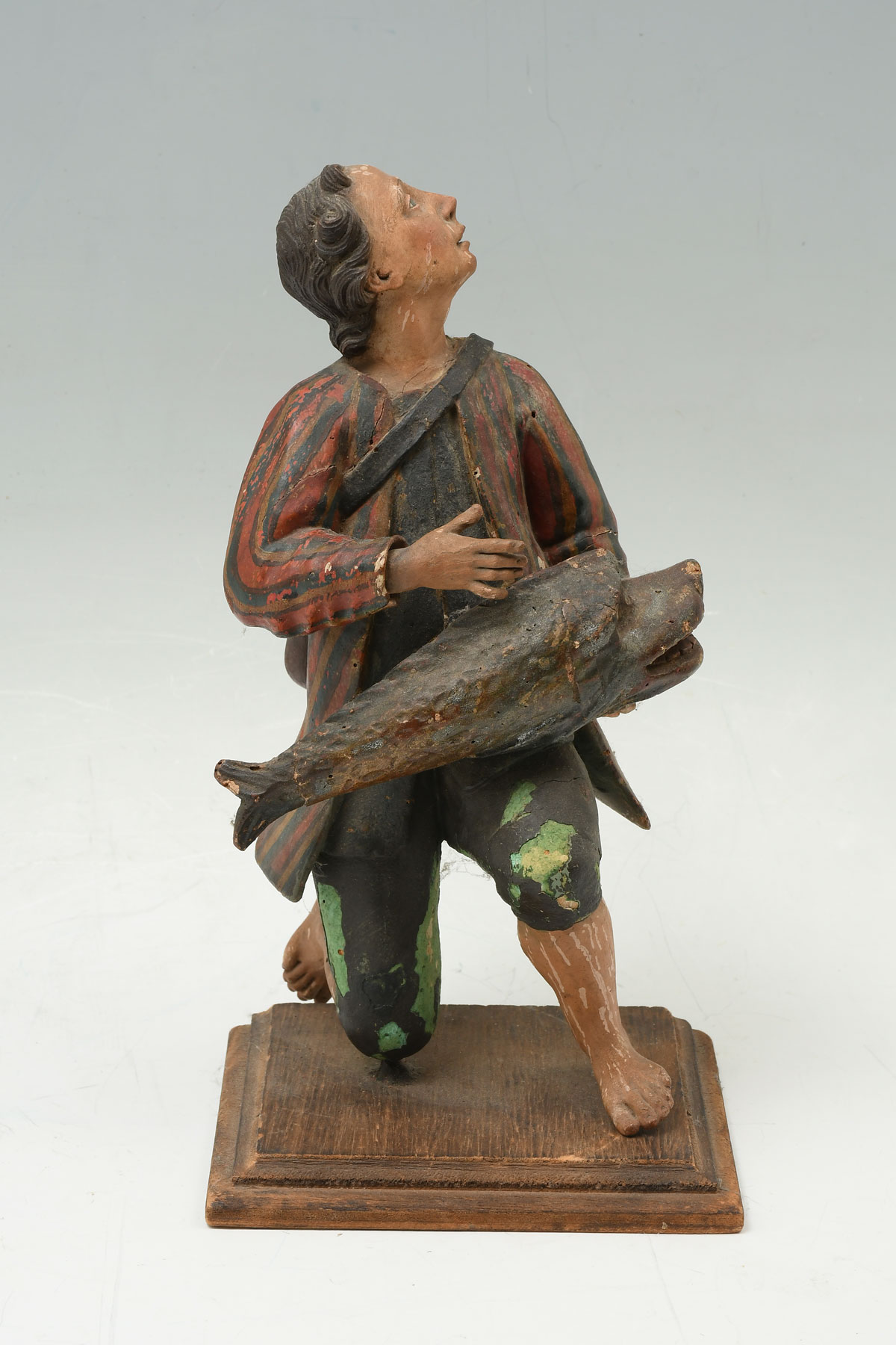 INTERESTING EARLY WOOD CARVING