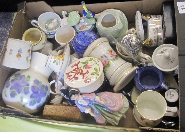 Interesting Tray Lot comprising