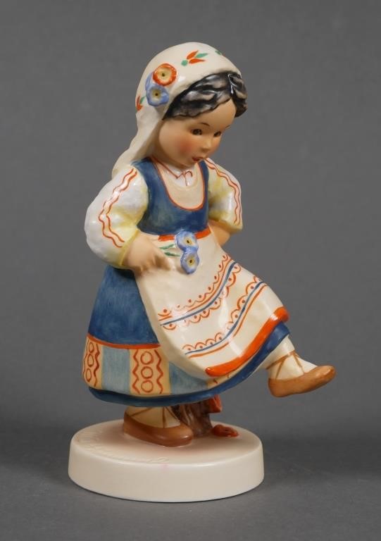 INTERNATIONAL HUMMEL BULGARIAN GIRL
