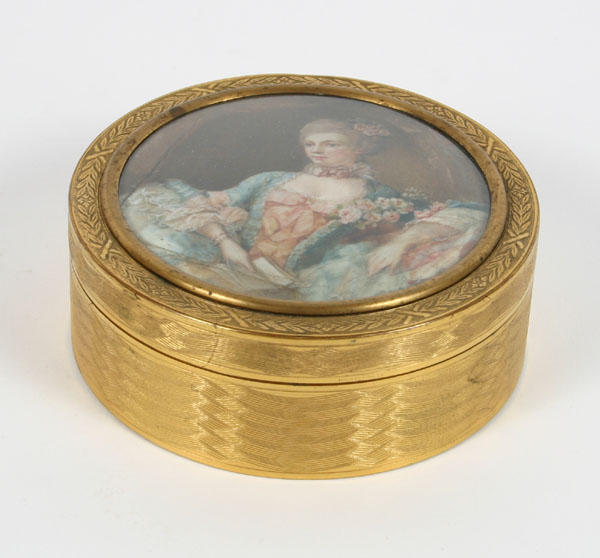 Intricately engraved metal/brass