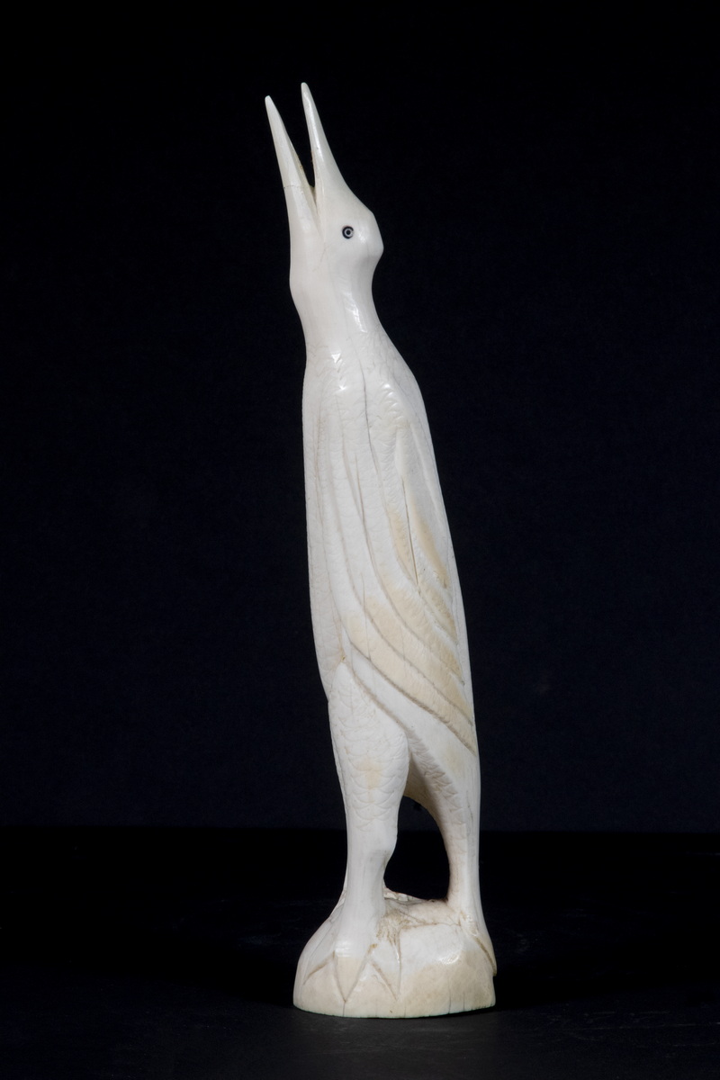 INUIT ESKIMO CARVING Crying Bird