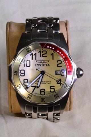 INVICTA MEN'S WATCH #3944Very