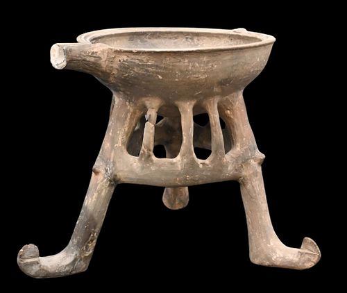 IRANIAN POTTERY TRIPOD SPOUTED BOWL