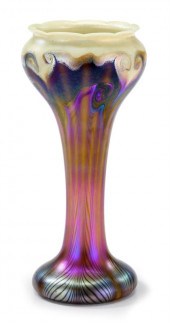 Iridescent Art glass vase    q