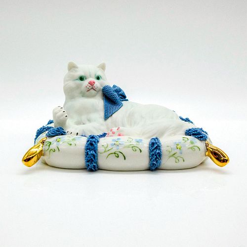 IRISH DRESDEN FIGURINE, CAT ON