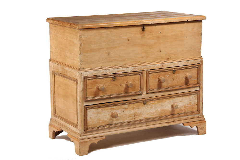 IRISH PINE BLANKET CHEST - 19th c