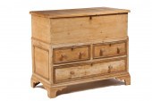 IRISH PINE BLANKET CHEST - 19t