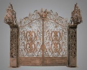IRON AND TôLE GATES, GATE POST