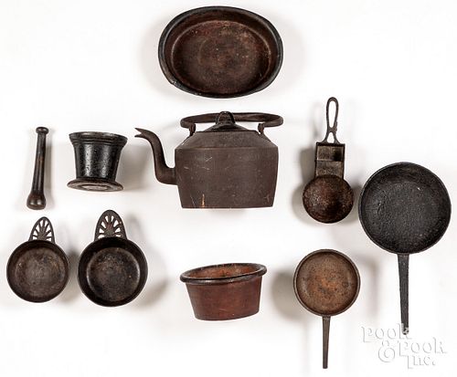 IRON COOKWARE AND HEARTH