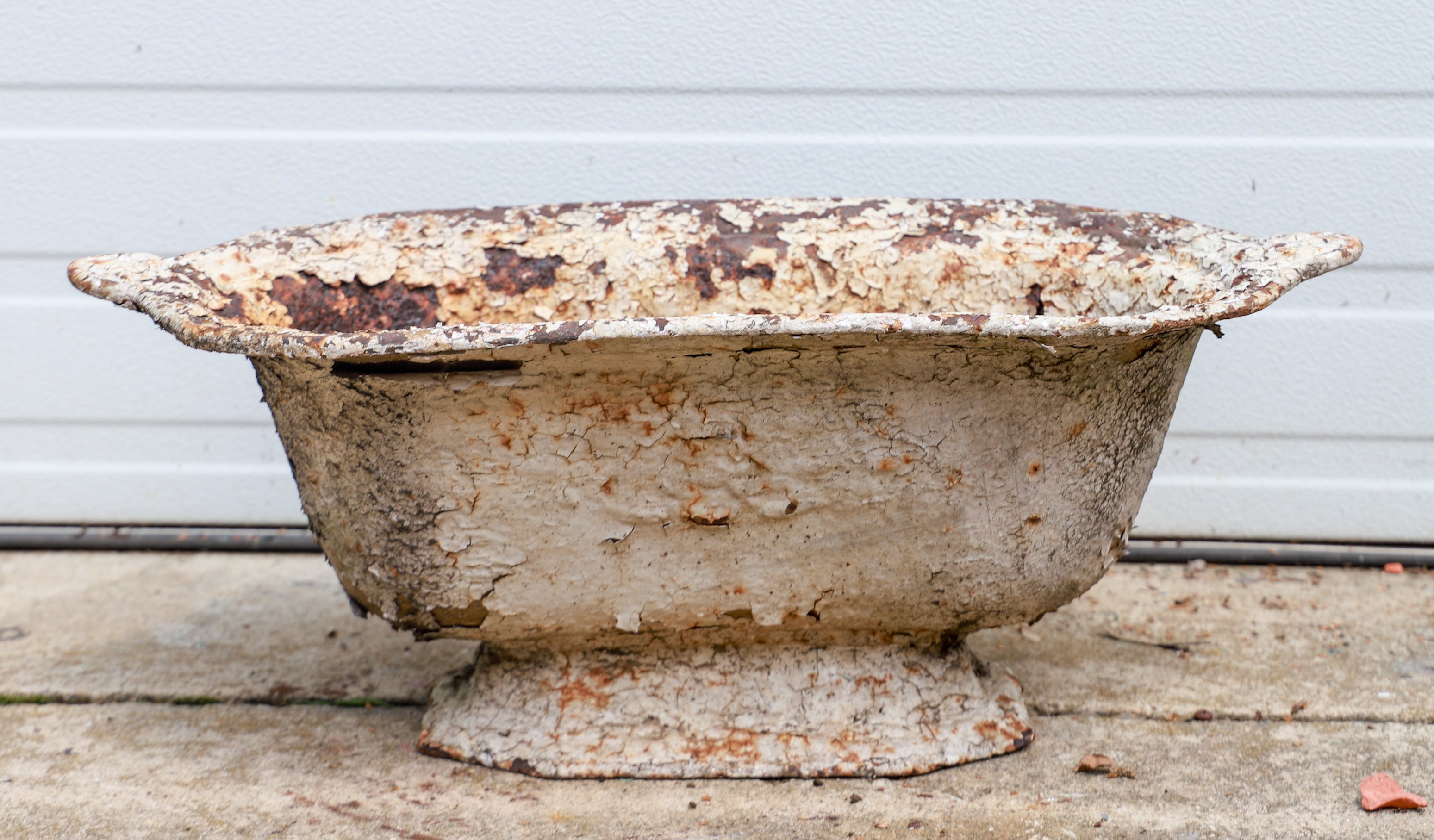 Iron garden planter, white painted,