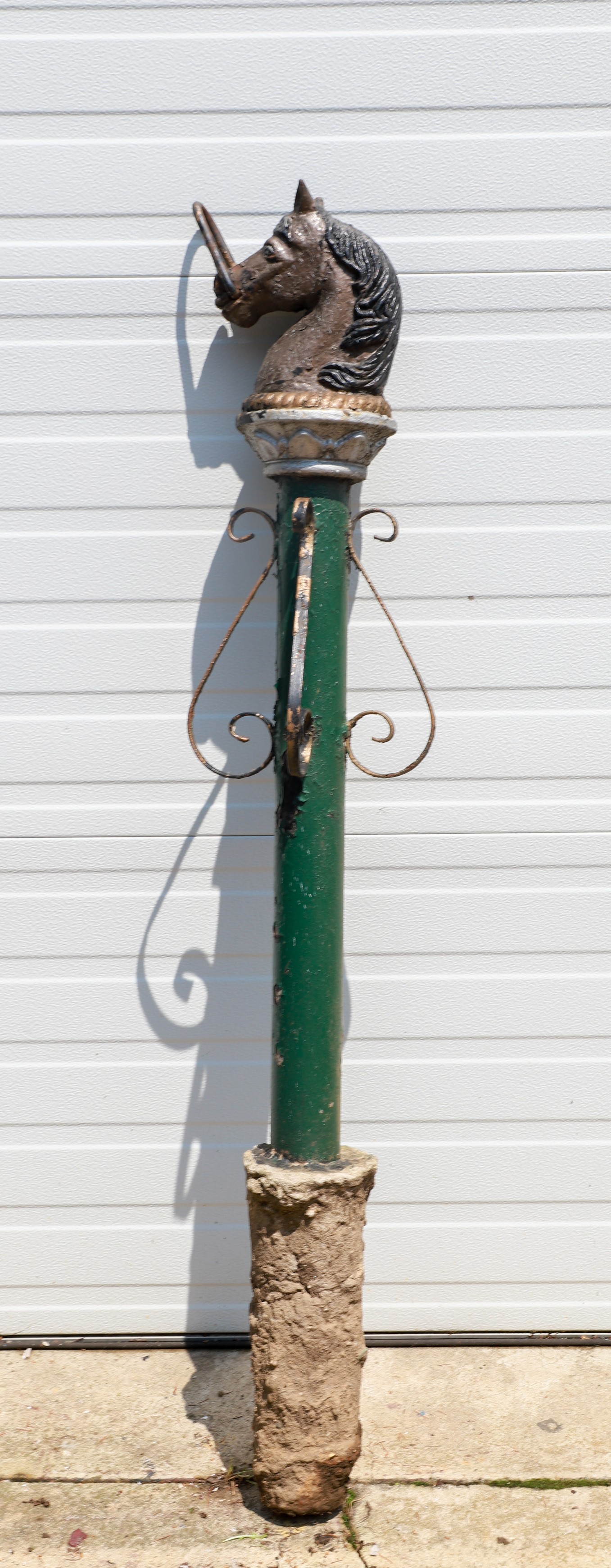 Iron painted hitching post,
