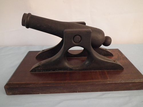 IRON SIGNAL CANNONOld iron signal