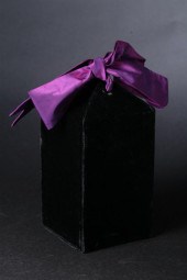 ISABEL CANOVAS BLACK VELVET ''