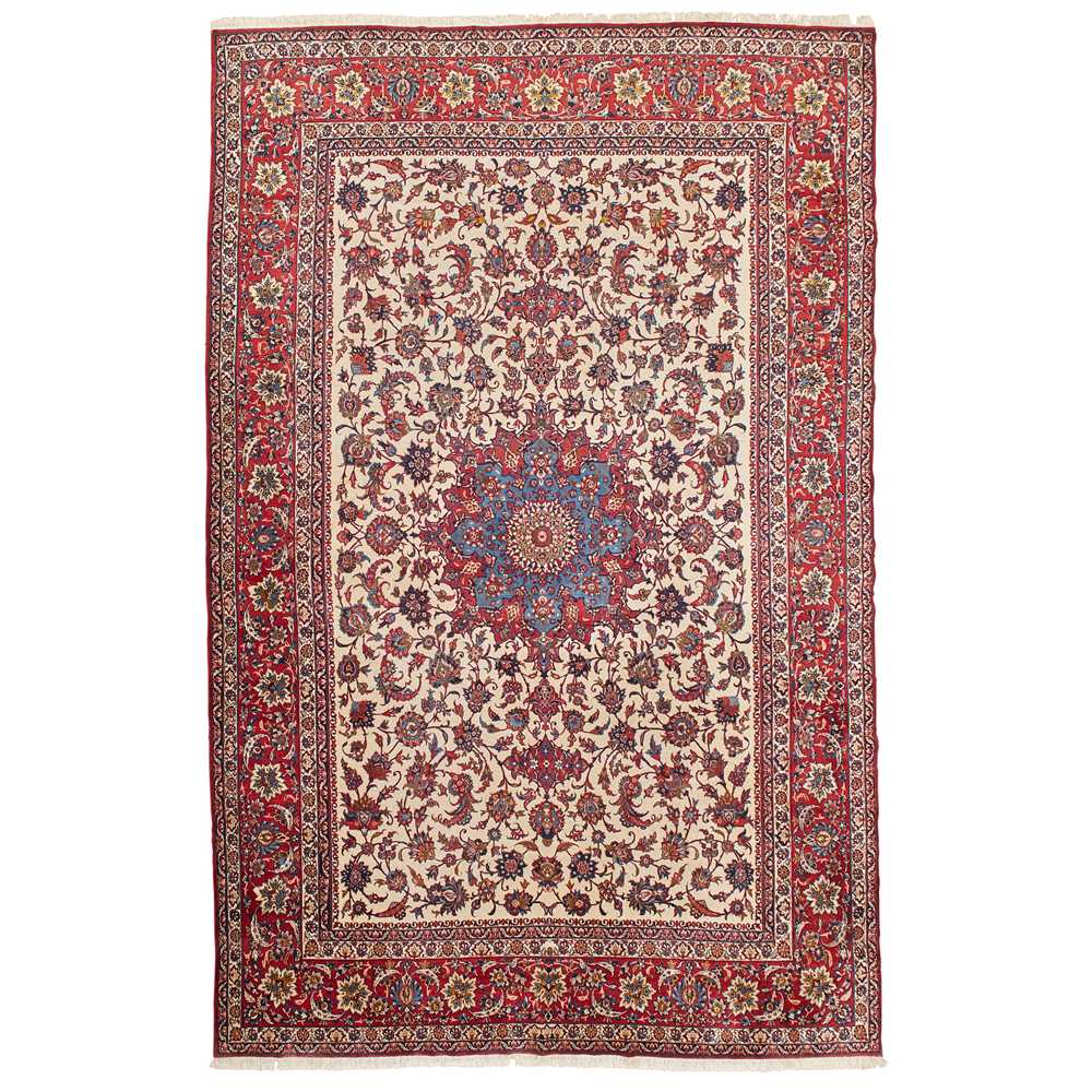 ISFAHAN CARPET CENTRAL PERSIA, LATE