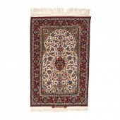 ISFAHAN PRAYER RUG Finely knot