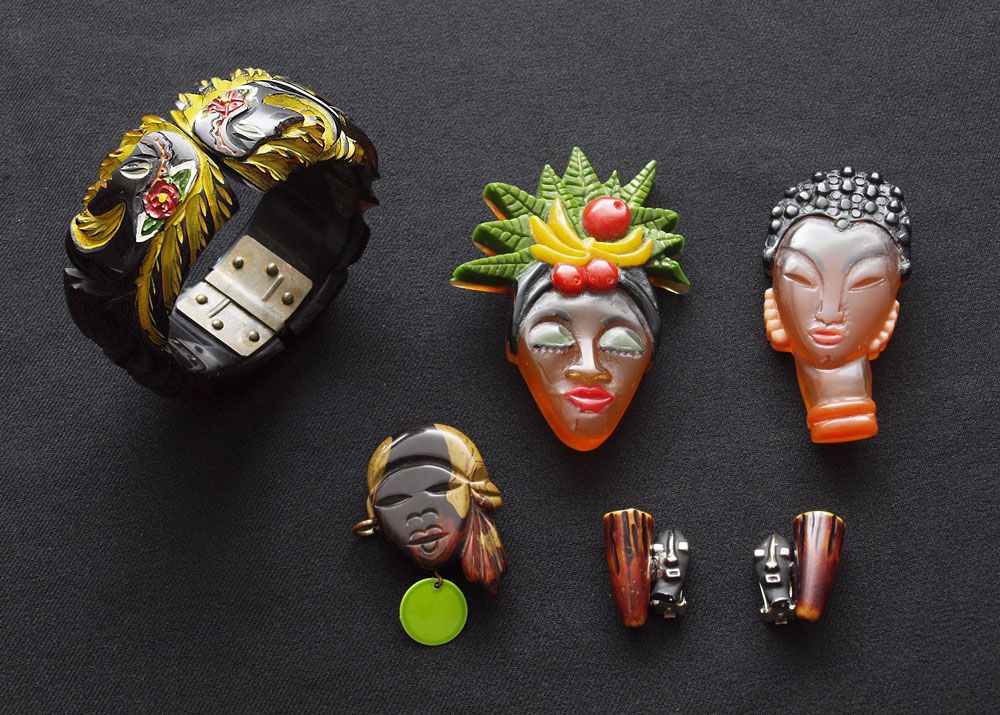 ISLAND MOTIF BAKELITE: To include
