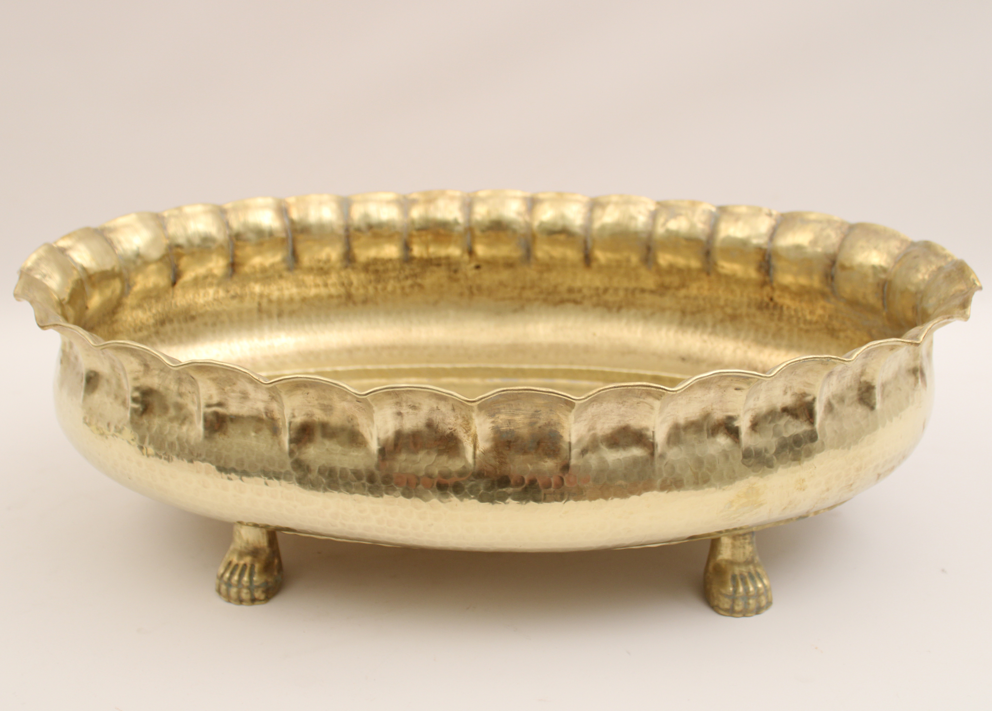 ITAL. HAMMERED BRASS OVAL PLANTER