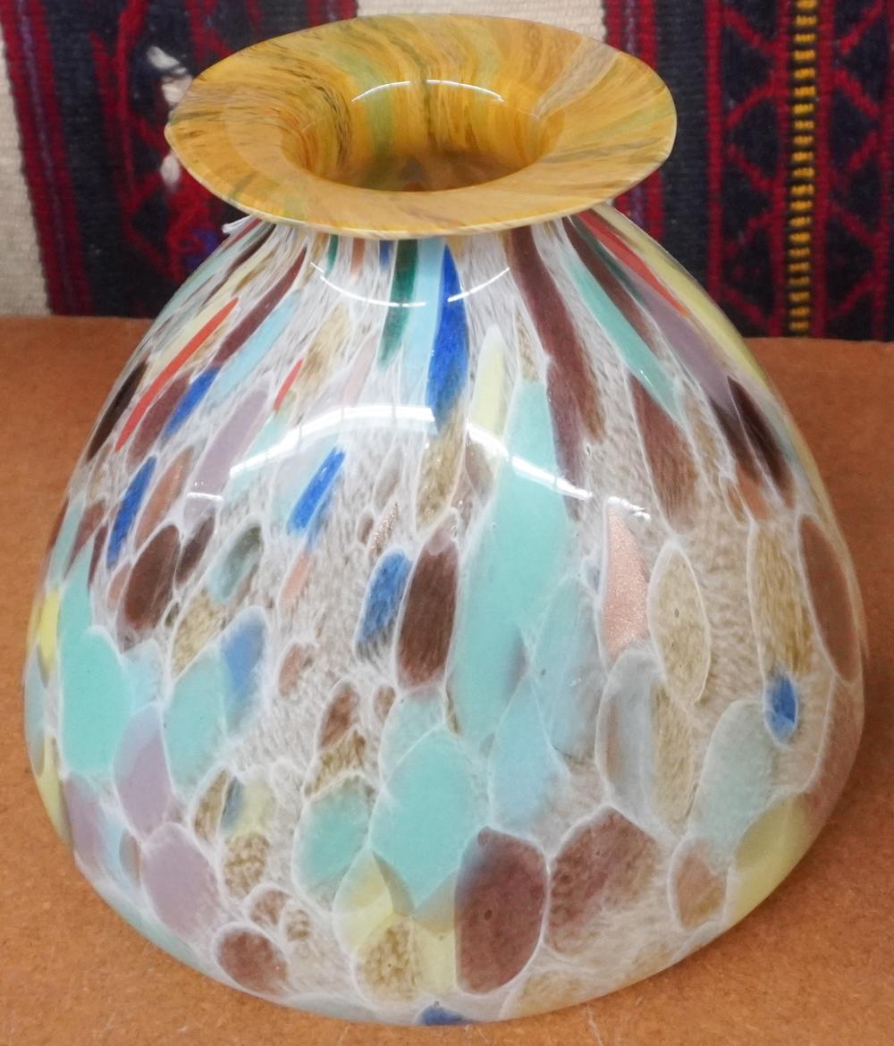 ITALIAN ART GLASS VASE H: 8 1/4 IN.