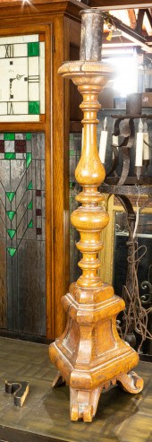 ITALIAN BAROQUE CARVED PRICKET