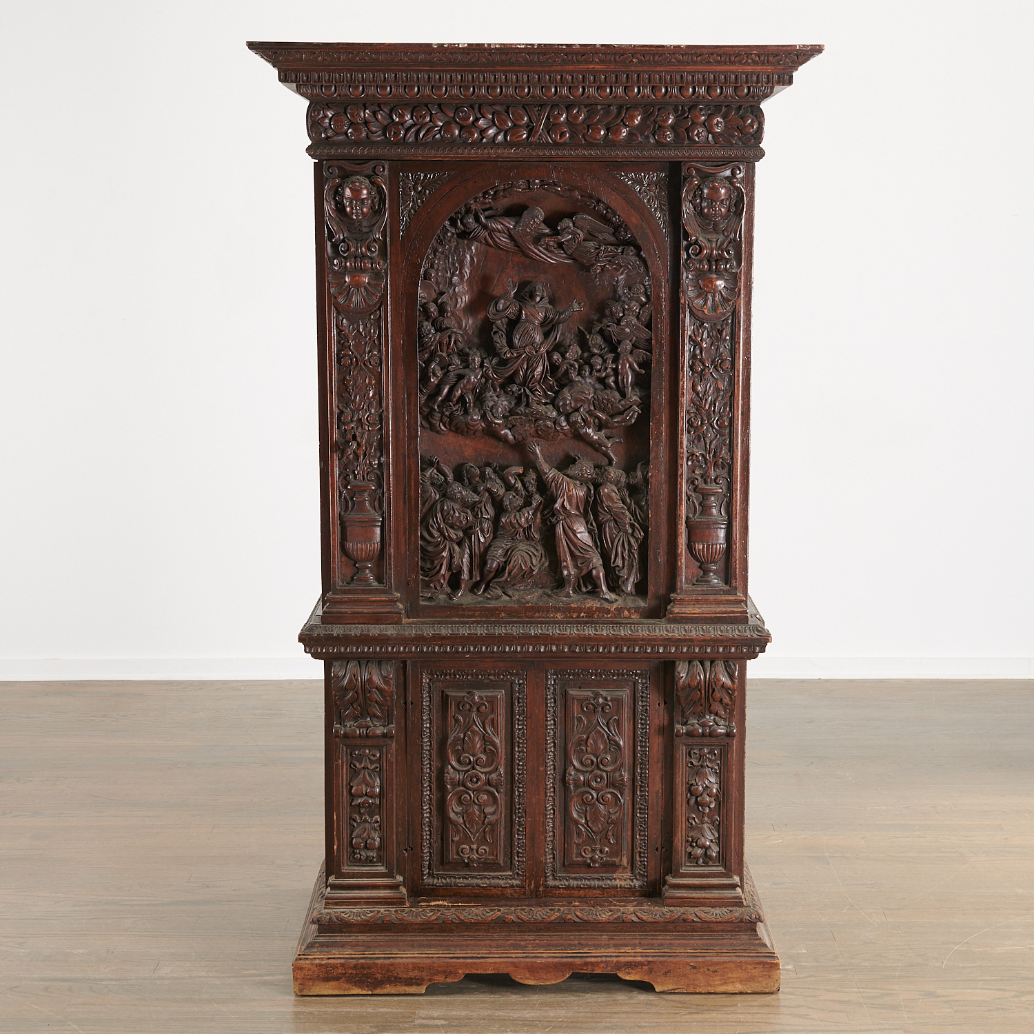 ITALIAN BAROQUE CARVED WALNUT