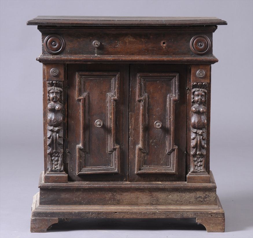 ITALIAN BAROQUE CARVED WALNUT