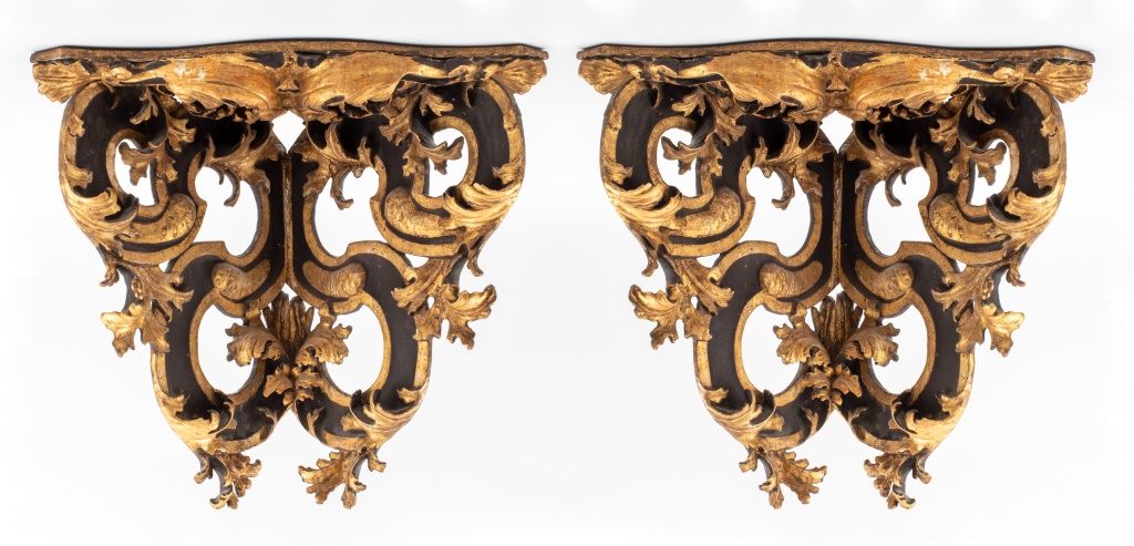 ITALIAN BAROQUE GILTWOOD ENCOIGNURE