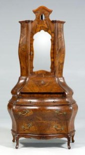 Italian Baroque style desk/boo