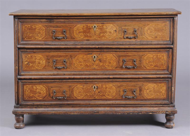 ITALIAN BAROQUE WALNUT AND