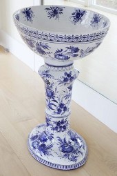 ITALIAN BLUE AND WHITE BAKED E