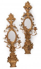 ITALIAN CARVED GILTWOOD GIRAND
