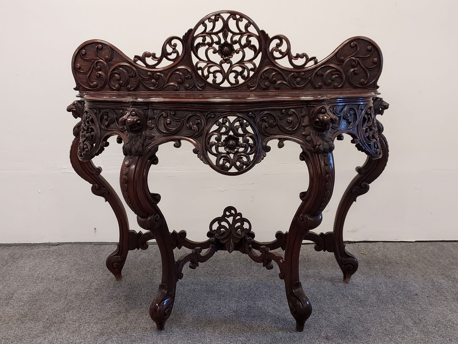 ITALIAN CARVED MAHOGANY ROCOCO
