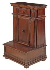 ITALIAN CARVED WALNUT PRIE-DIE