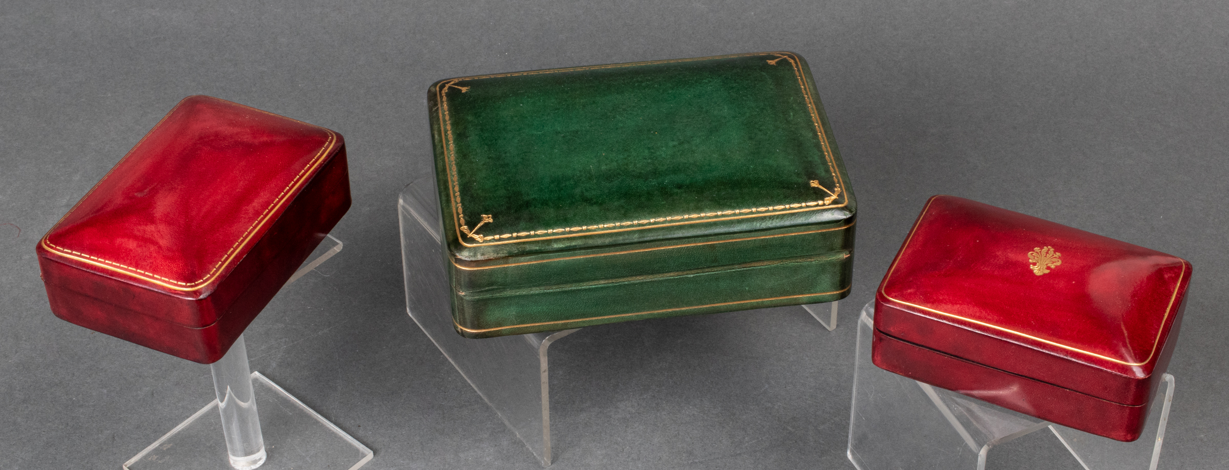 ITALIAN EMBOSSED RED & GREEN